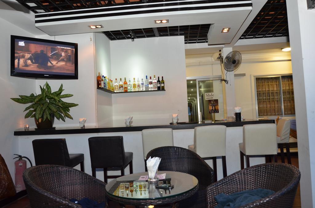 Number 9 Hotel Phnom Penh Ngoại thất bức ảnh