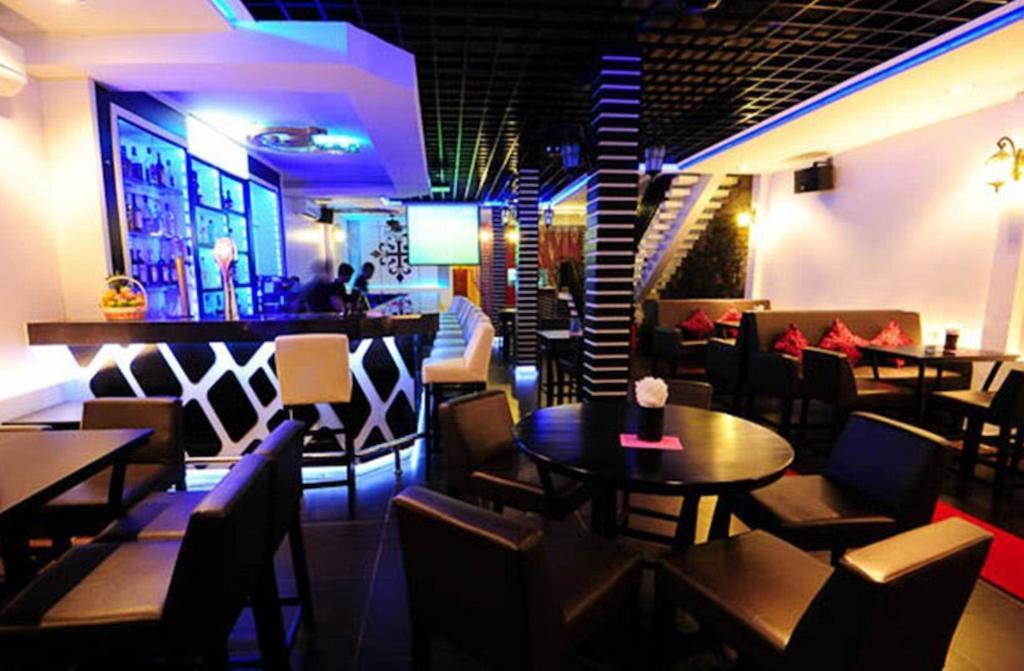 Number 9 Hotel Phnom Penh Ngoại thất bức ảnh