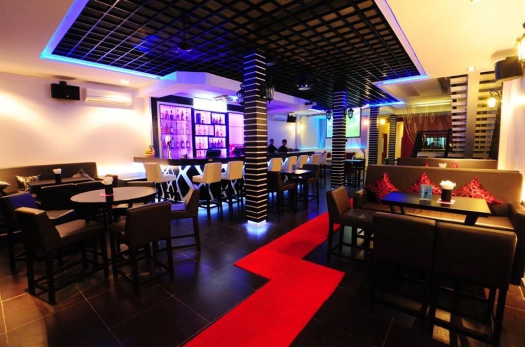 Number 9 Hotel Phnom Penh Ngoại thất bức ảnh