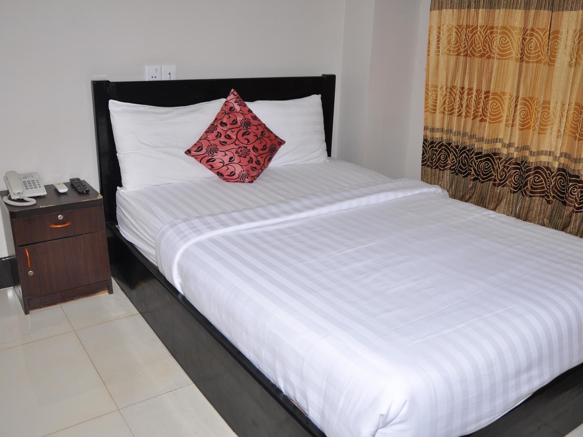 Number 9 Hotel Phnom Penh Ngoại thất bức ảnh