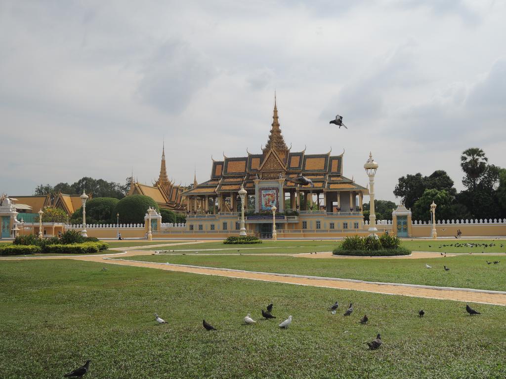 Number 9 Hotel Phnom Penh Ngoại thất bức ảnh