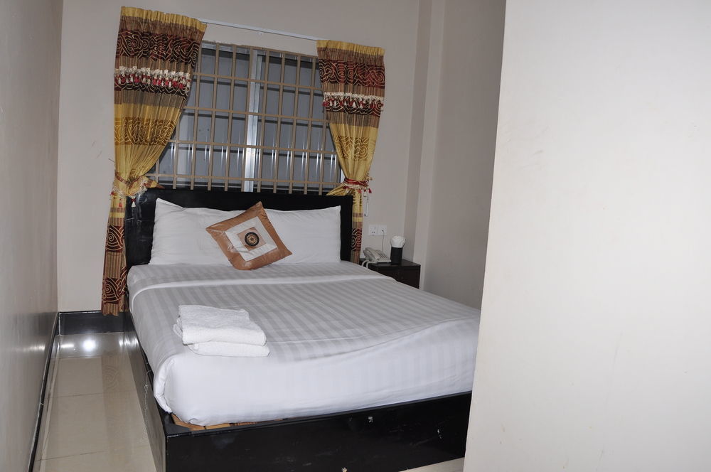 Number 9 Hotel Phnom Penh Ngoại thất bức ảnh