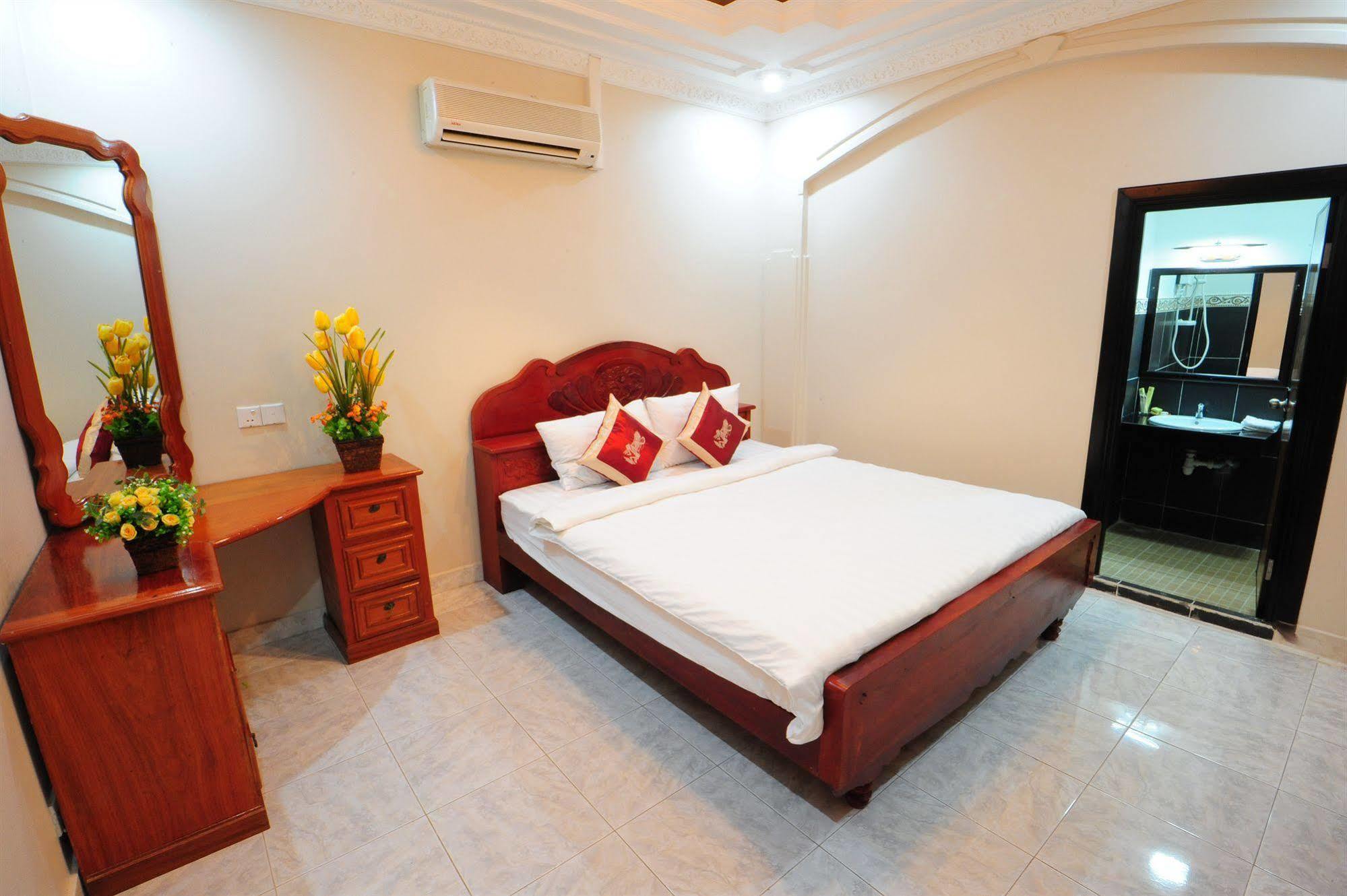 Number 9 Hotel Phnom Penh Ngoại thất bức ảnh