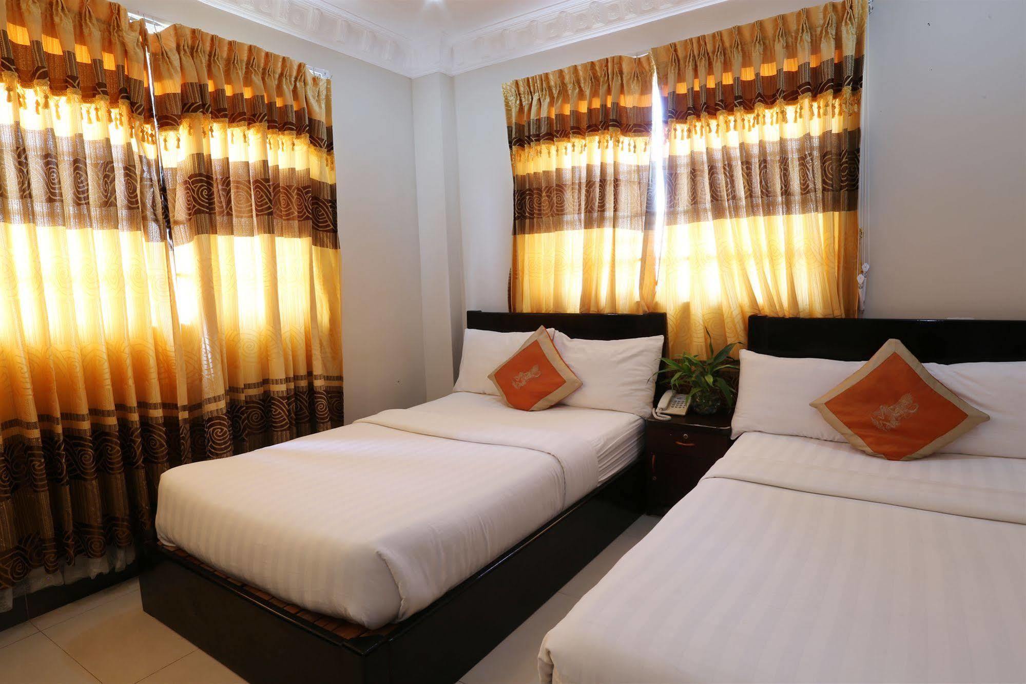Number 9 Hotel Phnom Penh Ngoại thất bức ảnh