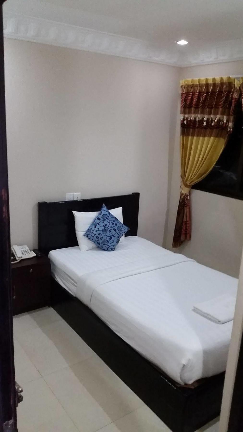 Number 9 Hotel Phnom Penh Ngoại thất bức ảnh