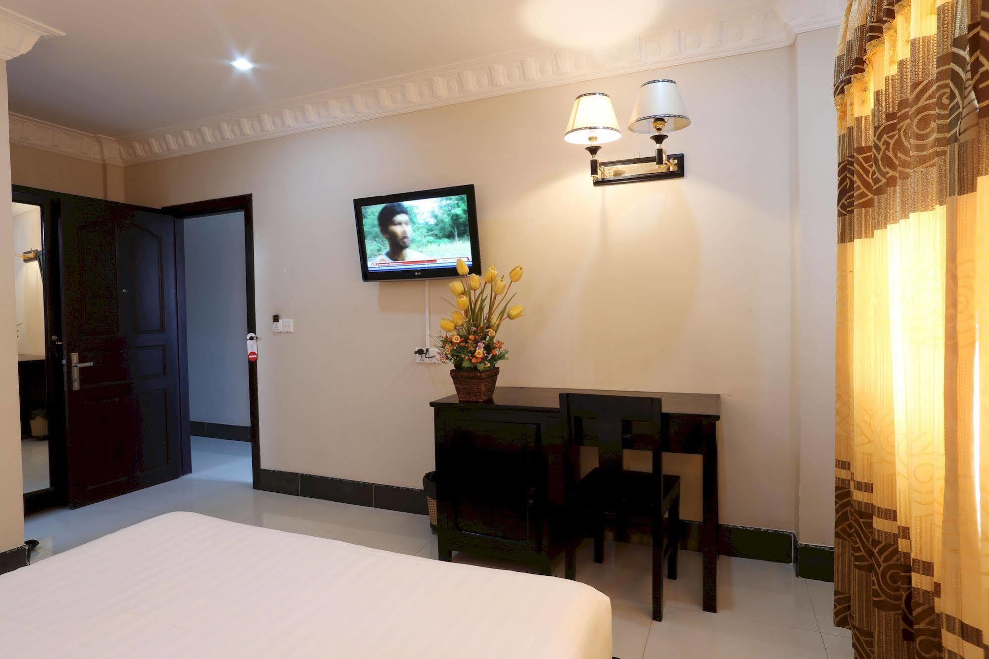 Number 9 Hotel Phnom Penh Ngoại thất bức ảnh